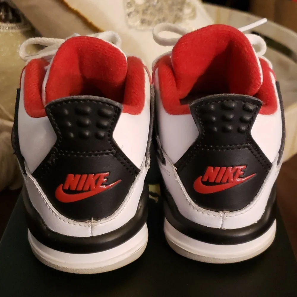 Shoes - Picture 4 of 6